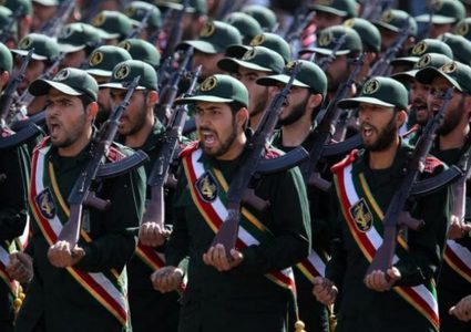 مصادر عسكرية إيرانية: الحرس الثوري لم يحتجز الناقلة البريطانية