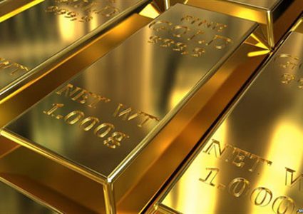 الذهب يهبط من ذروة 6 سنوات