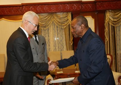 وزير الخارجية الغيني يستقبل سفير دولة فلسطين