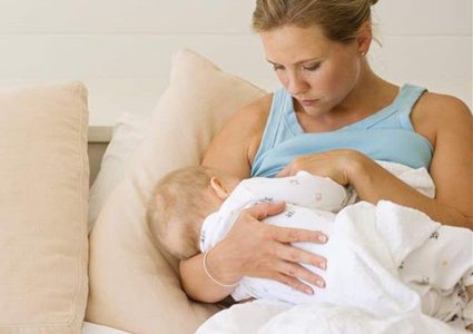 حليب الأم "يحطّم" الأورام السرطانية