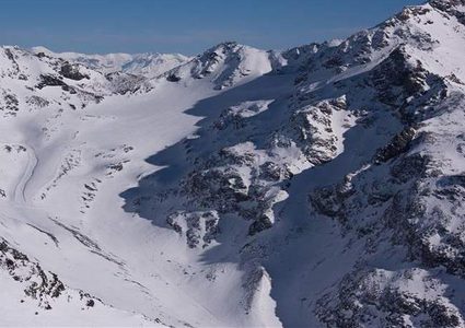 تشكل بحيرة في أعالي جبال الألب الفرنسية