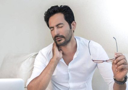 نصائح تجنبك آلام الرقبة