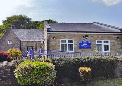 بعد 180 عامًا.. إغلاق أصغر مدرسة ابتدائية في بريطانيا بسبب صادم