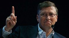 الرئيس التنفيذي لمايكروسوفت يثني على طريقة عمل "بيل جيتس"