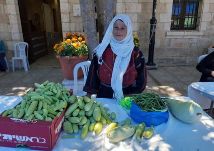 إطلاق سوق المزارعين الأسبوعي في البيرة