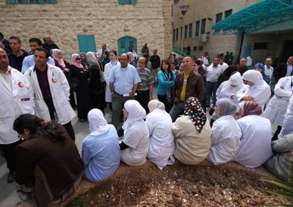 نقابة الأطباء تصدر بياناً حول كثرة الاعتداءات على الطواقم الطبية