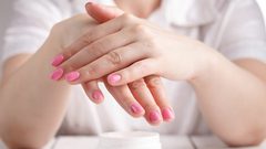 وصفات طبيعية للحصول على يدين ناعمتين