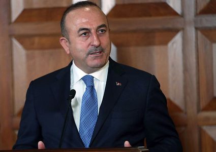 تشاووش أوغلو: تركيا لن تقبل بفرض أي عقوبات أمريكية عليها