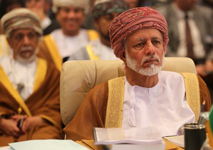 وزير الخارجية العماني يزور إيران لبحث التوترات بالمنطقة
