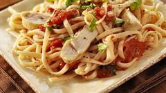 مكرونة مع الدجاج بنكهة الكاجون