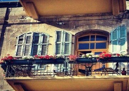 مصر.. هدم شرفة منزل لنقل مريض يزن 500 كجم للمستشفى