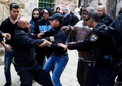 الاحتلال يعتقل 4 شبان من قلقيلية