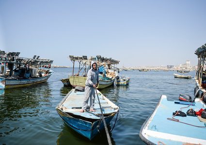الاحتلال يعيد حسكات ومعدات بحرية محتجزة لديه إلى غزة