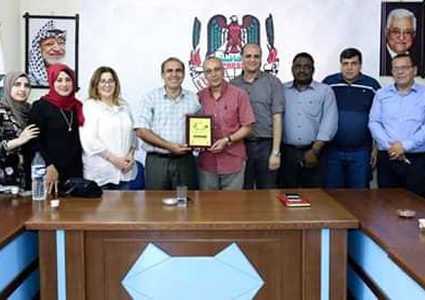 "المكتب الحركي المركزي" يزور ويكرم عدد من الزملاء الصحفيين في غزة