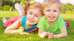 طرق لتجعلي أطفالك يتعاملون معاً بلطف