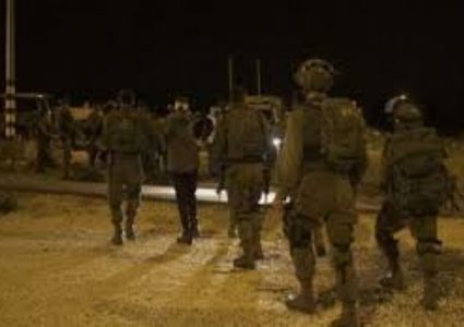 اعتقال (23) مواطنًا في الضفة