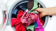 لماذا يجب عليك غسل الملابس الجديدة قبل ارتدائها ؟
