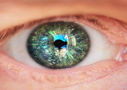 "عالمة مجنونة" تحول طفلها المصاب بالتوحد إلى "سايبورغ"