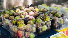 فاكهة ملوكية وضيفة صيفية "نُكّيد" ومدهون بالزيت