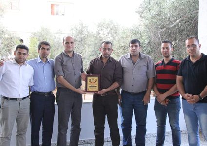 المكتب الحركي للصحفيين شرق غزة يكرم د.تربان والصحفي الحرازين