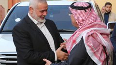 نائب السفير العمادي يغادر غزة
