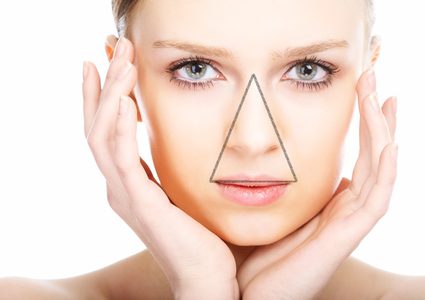 لا تلمسي هذه المنطقة في وجهك