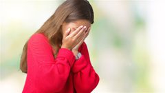 هل تجد نفسك تدخل في نوبات من البكاء ولا تعرف السبب؟
