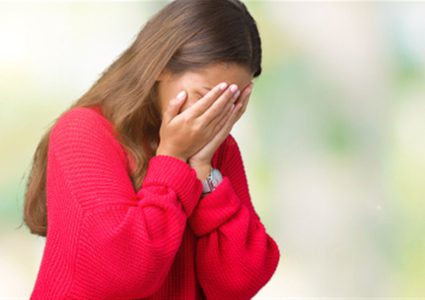 هل تجد نفسك تدخل في نوبات من البكاء ولا تعرف السبب؟
