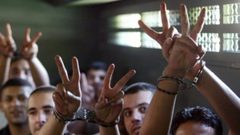 أسرى "فتح" يثمنون موقف الرئيس عباس الداعم لشعبنا وقضيتنا