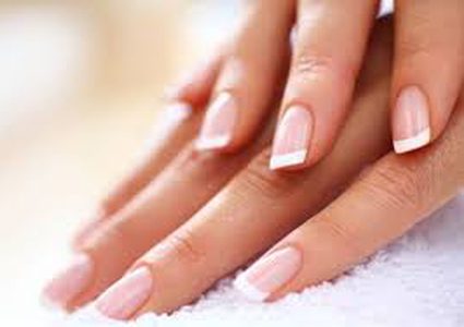 مناكير فرنسي ملوّن