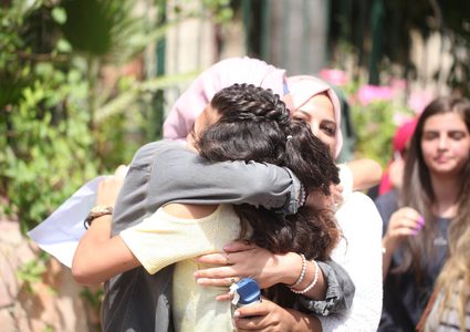 الطالبة الشافعي نالت المركز العاشر في الثانوية على فلسطين