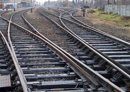 تفاصيل جديدة حول مشروع "سكك حديدية" المُقترح من الاحتلال