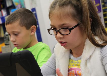 تعزيز مهارات القراءة لدى طفلك