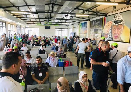 حجاج بيت الله الحرام يغادرون الضفة لآداء مناسك الحج