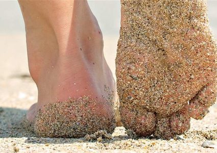 ما فائدة ماء البحر لقدميك؟