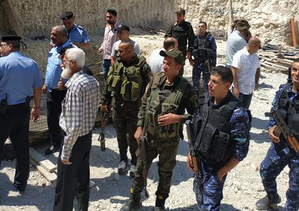 انهيارات في نابلس تعرّض ثلاث عمارات للخطر