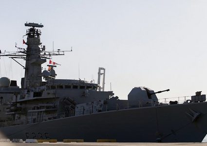 وصول سفينة حربية بريطانية للخليج لتعزيز حماية ناقلات السفن والنفط