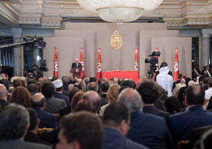 الرئيس عباس في زيارة لتونس للمشاركة في تشييع جثمان الرئيس التونسي