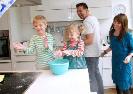 دراسة: 7% فقط من الأزواج يتشاركون الأعباء المنزلية بالتساوي