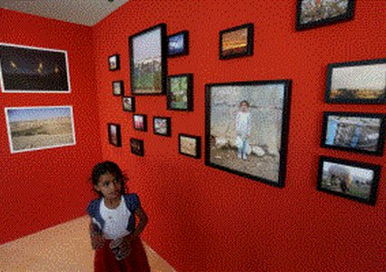 افتتاح معرض" تداخلات مغايرة في تجمع أبو نوار" برام الله