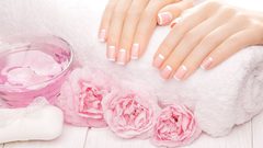 قبل المناسبات .. أظافرك بخير