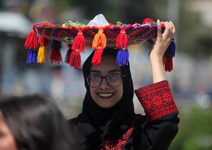 احياء يوم الزي الفلسطيني في قطاع غزة