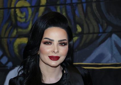 فستان ديانا كرزون الجريء يشعل مواقع التواصل الاجتماعي