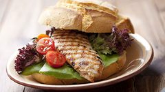 ساندويشات الدجاج بالأفوكادو