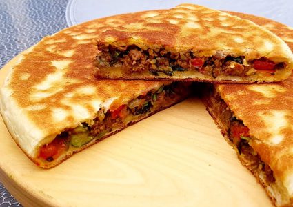 فطيرة اللحم المحشية بالخضار