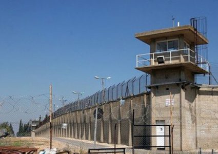 تأجيل محاكمة الأسير المضرب عن الطعام سلطان خلف