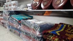 حماس تفرض ضرائب جديدة على سجاد الصلاة والقرطاسية