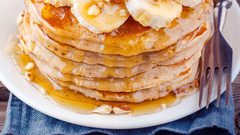 بان كيك بالموز والمكسرات والعسل