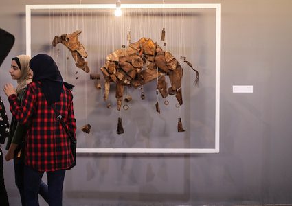 معرض فني للتناقضات التأملية في غزة