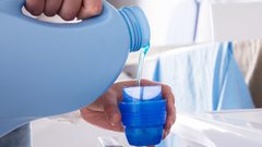 كيف يمكن للمنظفات التأثير سلباً على البشرة؟